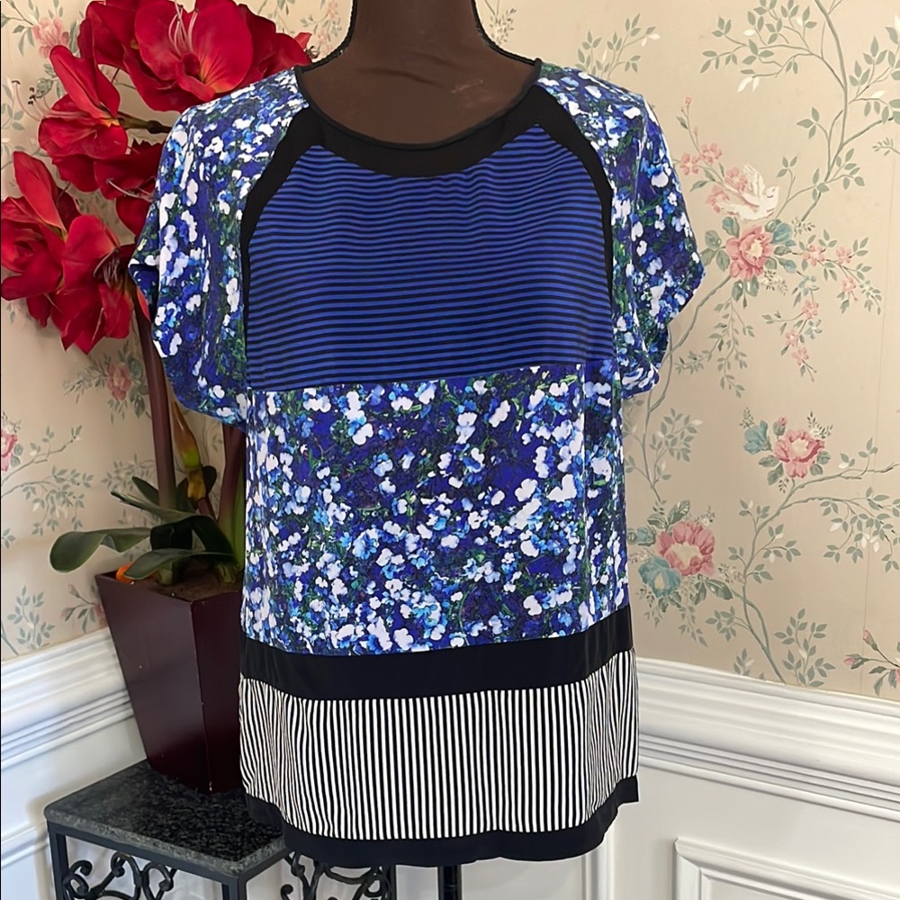 NWOT Diane von Furstenbergerg DVF Floral Striped 100% Silk Blouse M